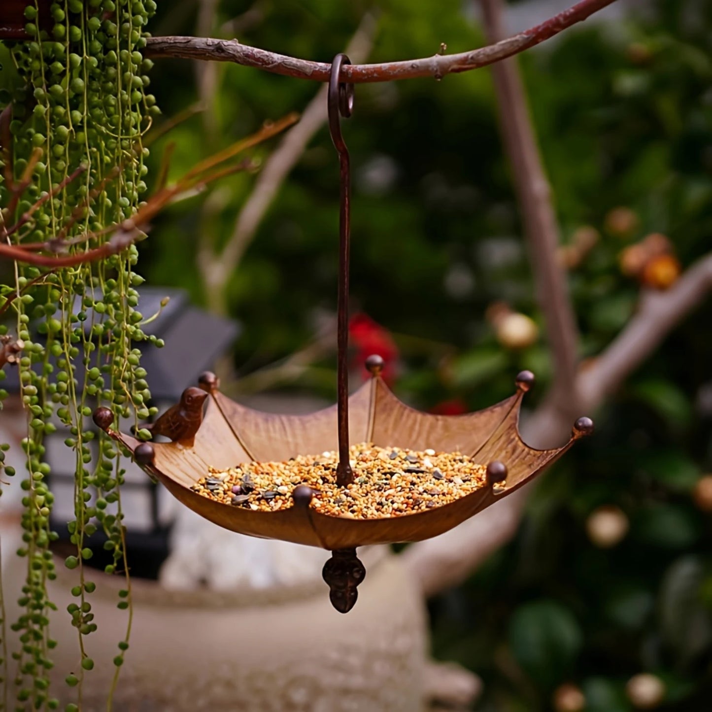 Metal Garden Art Bird Feeder - Battery-Free