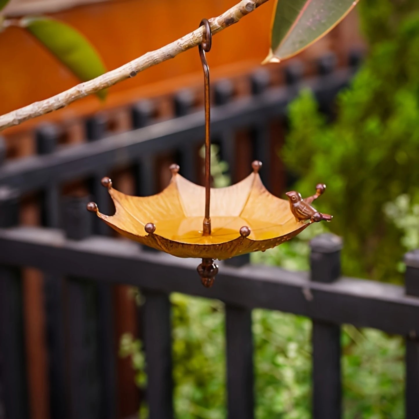 Metal Garden Art Bird Feeder - Battery-Free