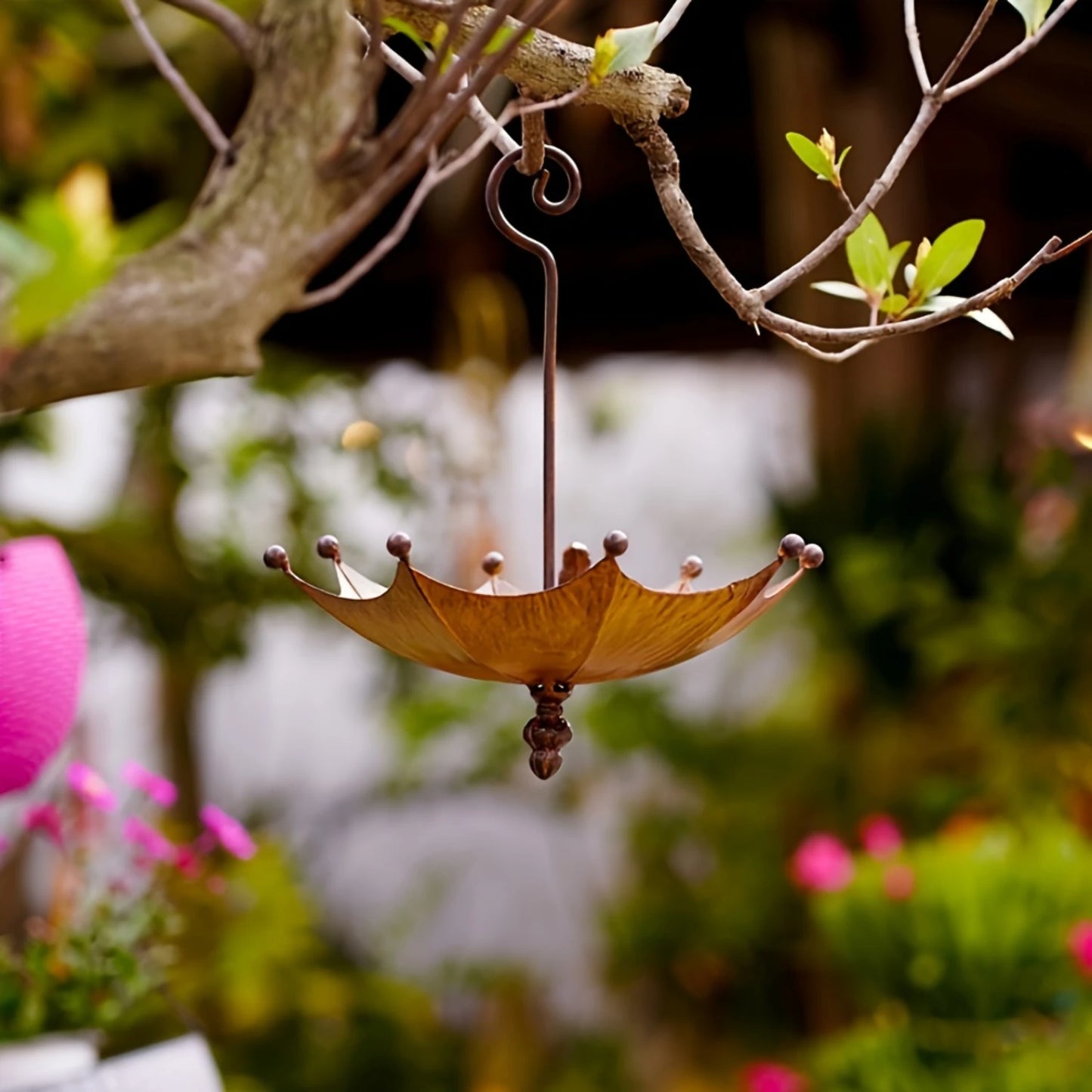 Metal Garden Art Bird Feeder - Battery-Free